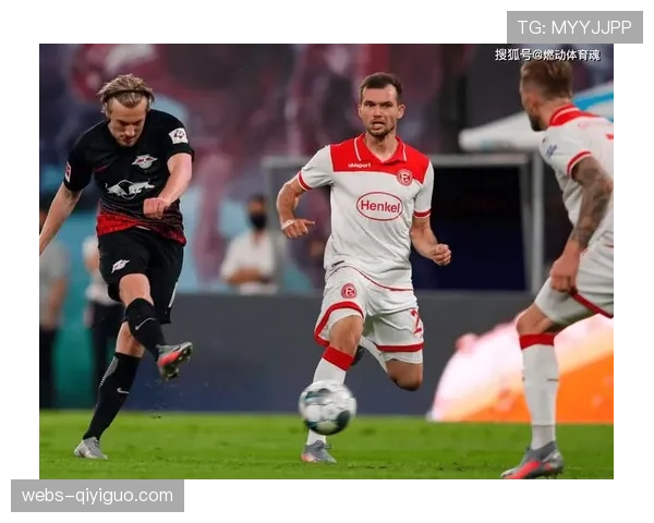 莱比锡官方证实，前锋塞斯科肌肉轻微拉伤，出战周末联赛成疑